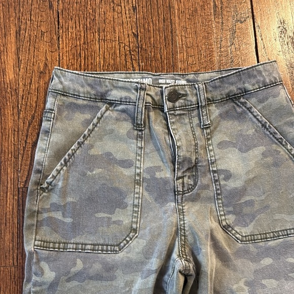 Mossimo Camo High-Waisted Jegging - Picture 4 of 5